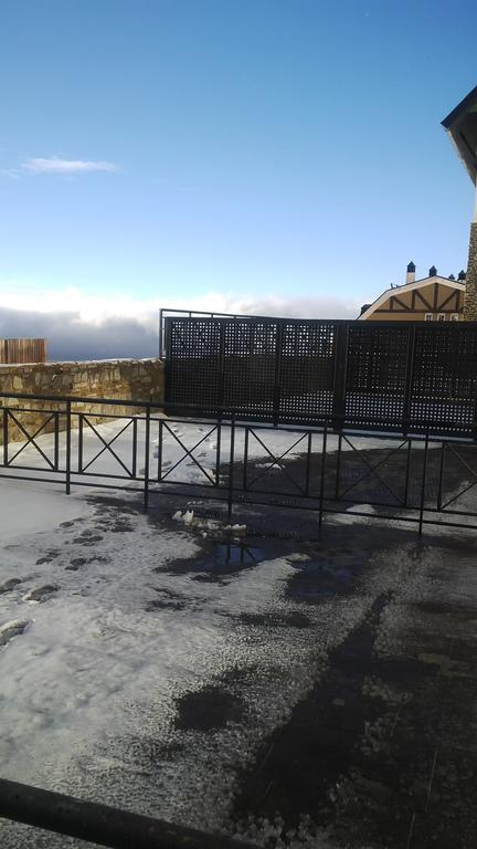 Apartamento Edificio Serraneu. Sierra Nevada. Granada Стая снимка